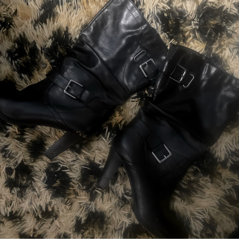 woman’s black heel boots size 8 1/2